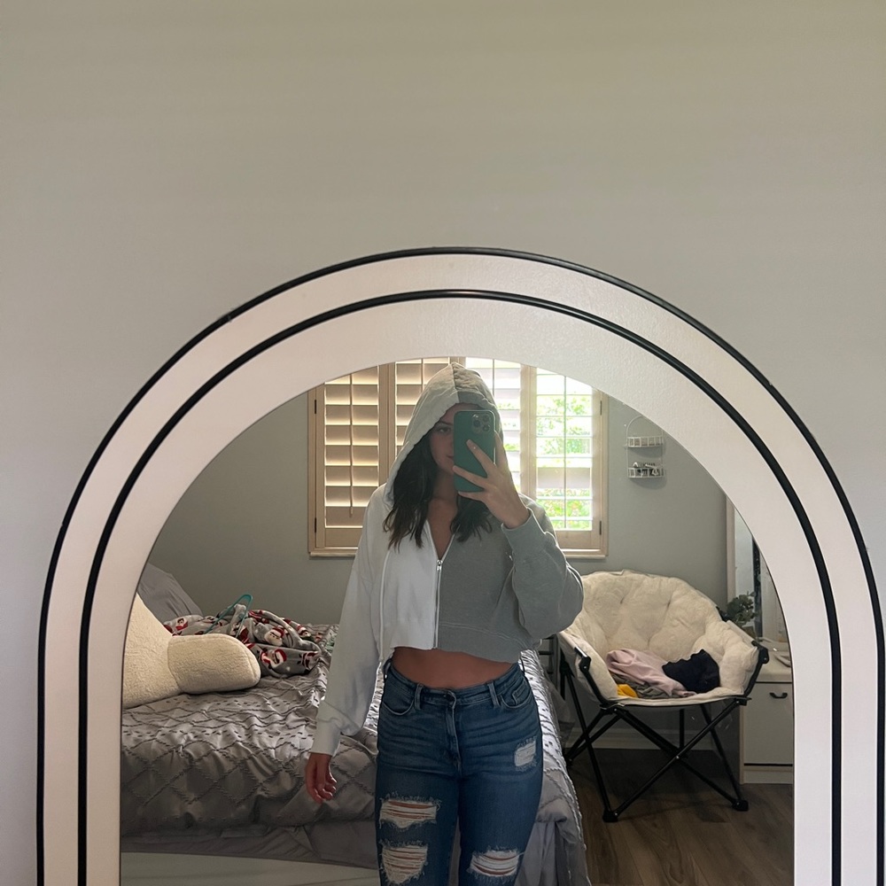 A split colored Hollister zip up jacket - Picture 4 of 6